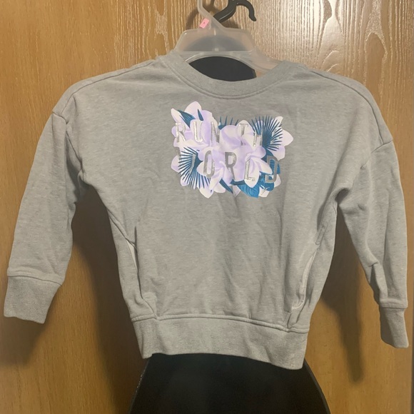 All items for $8 - Picture 3 of 13